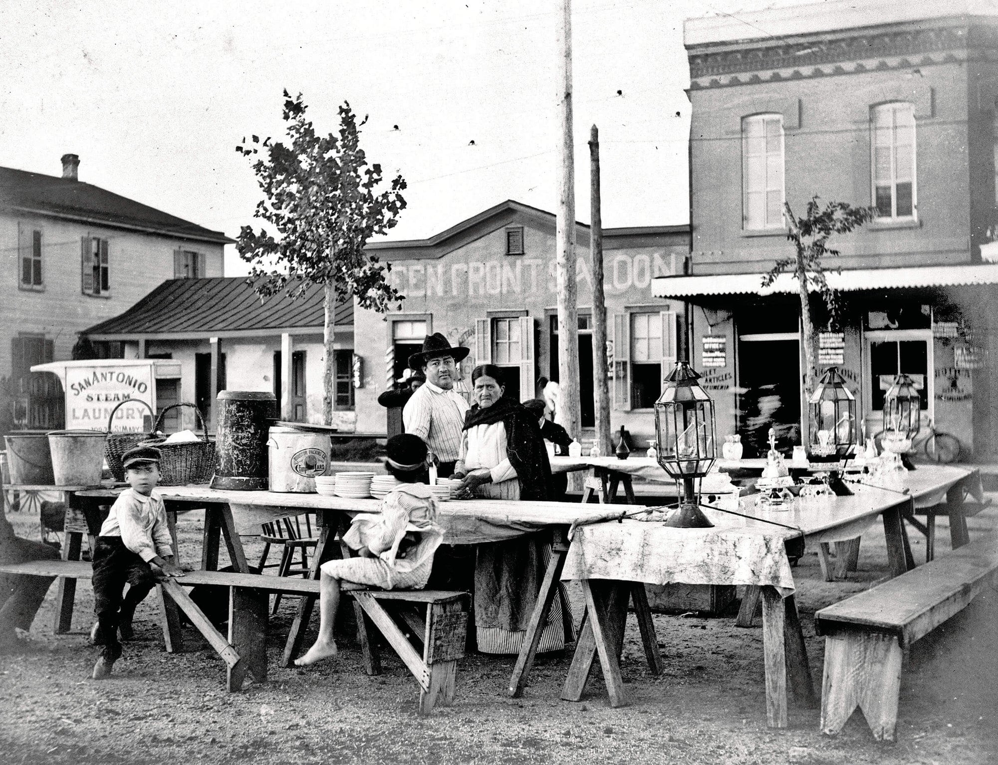 Texas History and the Chili Queens: Exploring the Legacy of Tex Mex Cuisine